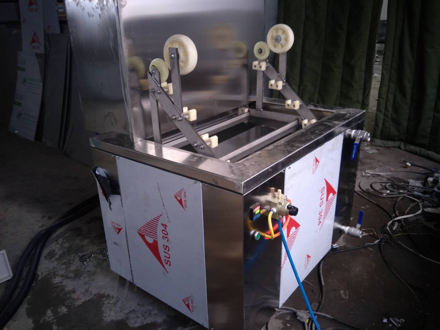 超聲波清洗機(jī)中超聲波振蕩器的維護(hù)有哪些需要注意的？